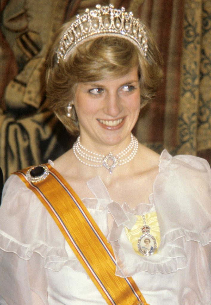 putri-diana-kalung-kate-middleton-ratu-elizabeth