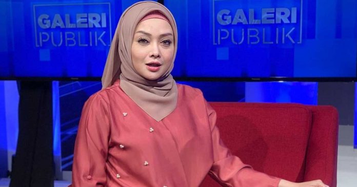 rumah terry putri disatroni maling perampok 1 rumah terry putri disatroni maling perampok 1