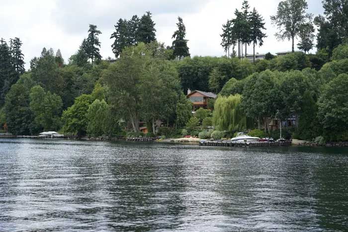 rumah bill gates di tepi danau 1